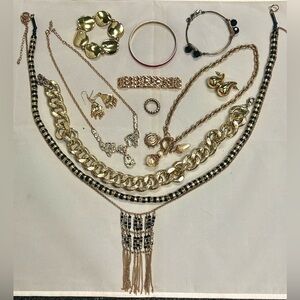 Vintage Gold Jewelry Lot – Chunky Chain, Statement Necklaces, Black & Gold Set